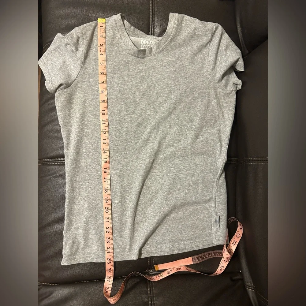 NWOT Nike Dri fit T Shirt. Size XL.